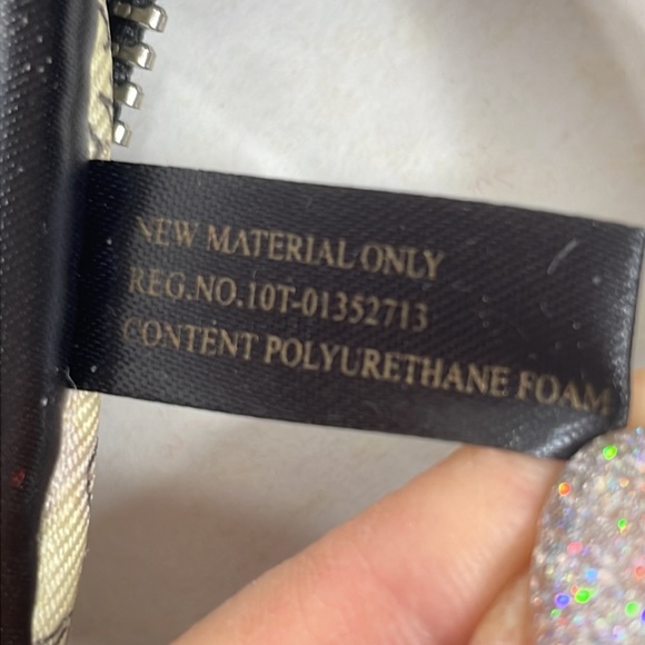 Stone Mountain USA Black Shoulder Handbag Silver Hardware Exterior Zip Pocket - Picture 13 of 17